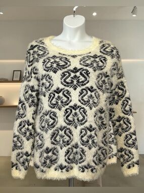 NWD, Fuzzy Knit Sweater Cream Black Damask Print Soft Stretch, Cozy, Large